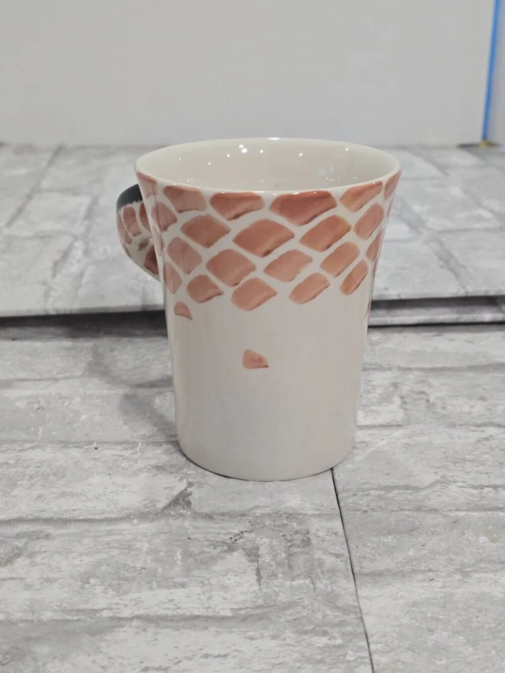 Pier 1 Giraffe Neck Handle Coffee Mug 3D Hand Painted Stoneware 16 Oz Retired